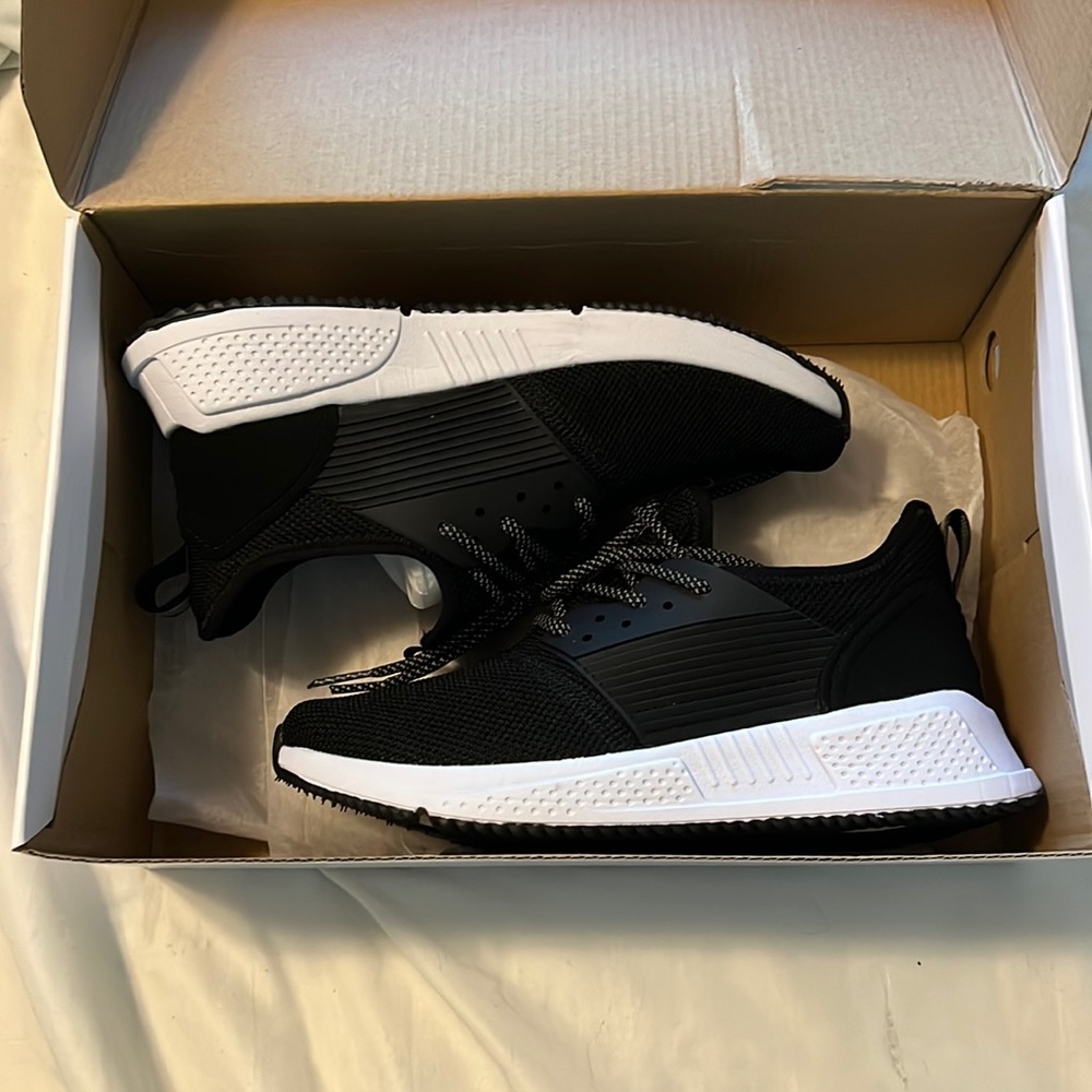 Loom waterproof sneakers